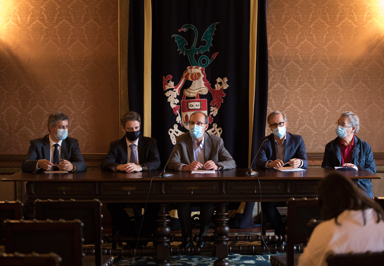 Thumbnail da galeria Braga fecha a porta ao Vírus